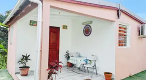 Charmante Maison à Capesterre-Belle-Eau avec Jardin et Terrasse - Image 4