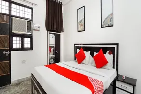 OYO Flagship 69520 Amazing Stays Near M2k Cinemas Rohini - Image 4