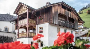Ciasa Somuer - Historic Boutique Apartments - Image 5