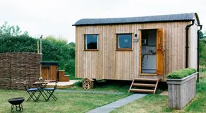 Shepherd's Huts in Barley Meadow at Spring Hill Farm - Image 5