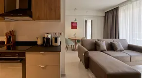 Mercury Suites Premium Apartments With Pool Access - Image 5