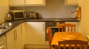 Simpson's Apartments - Image 3