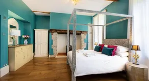 Topside House - Beautiful 7 bedroom house with hottub wifi and parking near Bath Wells Frome - Image 2