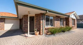 Cool beachside apartment on Jetty Road Brighton - Image 5