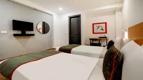 FabHotel Golden Moment - Image 5