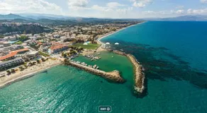 2-Bed Blue & White Apartment with Jacuzzi, BBQ, Garden, near Beach - Image 2