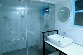 R & B Green Stay - Image 2