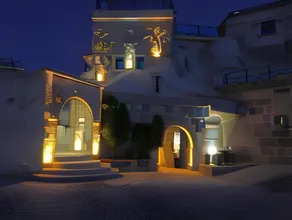 Tulip Cave Suites - Image 3
