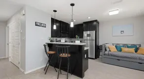 Stylish Furnished 2Bd 2Ba Apartment with Wifi Close to Shopping and Entertainment in McAllen Month to month contract on long term stays - Image 2