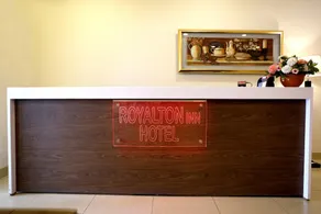 Royalton Inn Hotel - Gulberg - Image 4