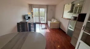 F3 avec balcon 5 min gare SQY et Parking gratuit - Image 2