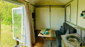 Apple Tree Hut - Image 2