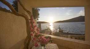 "Azzurra Apartments - Image 5