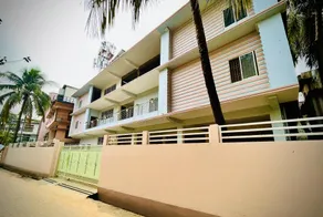 Queen Residency - Image 3