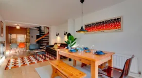 Modern and Stylish Townhouse in City Centre Pass the Keys - Image 3