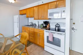 Waikiki Banyan Condo With Panoramic 37th Floor Ocean Views - Image 4