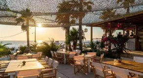 Sunset Studios & Rooms - Image 2