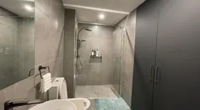 New modern 1BR apt near Dickson - Image 2