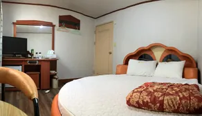 J Motel - Image 3