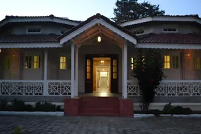 Bruton resorts - Image 2