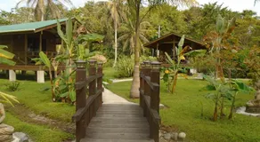J and H Garden Cabinas - Image 2