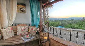 Venetis Luxury Apartments - Image 4