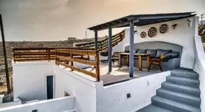 Panoramic Villa in Akrotiri with Stunning Views - Image 3