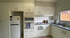 6 Beds-Whole House with 4 bedrooms -Stawell - share accommodation - 3 rooms for 5 gusts are available - Image 5