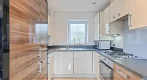 Spacious and Modern 2BR Stay Free Parking and WiFi - Image 4