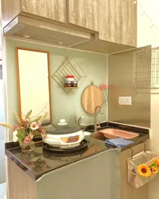 Vibrant studio near Olympic MTR quiet - Image 3