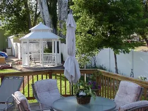 Anniversary House - Image 1
