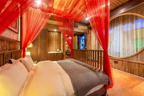Floral Lux Hotel Yishu Yijia Cultural Station - Image 4