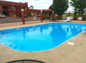 Rodeway Inn Canton I-55 - Image 5