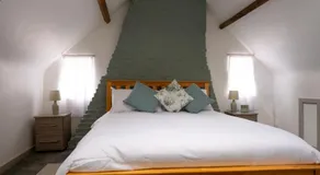The Fox Inn Pub - Image 2