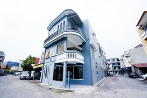 OYO 1985 F7 Residence - Image 4