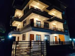 2 BHK•With Pool•FullyFurnished•Opp. Peacock Garden - Image 4