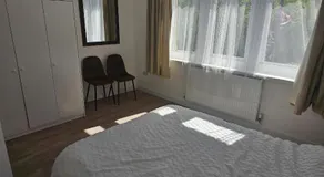 2 Bedroom Central Apartment From Travaal - Image 4