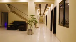 Hotel Day In Lahore - Image 5