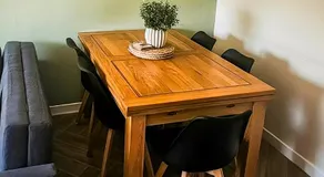 Elegant 2 Bed Flat Perfect for RAH and Airport - Image 3