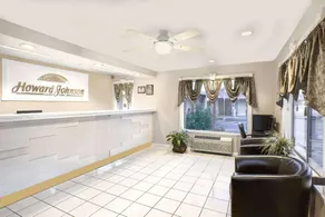 Howard Johnson by Wyndham Modesto Ceres - Image 2
