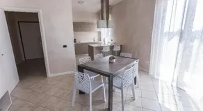 LM House - Image 4
