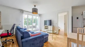 Nice 1BR flat with lovely terrace and parking - Image 2