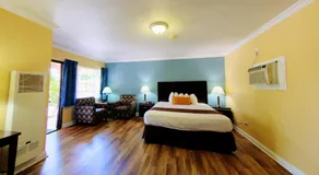 Palm Tropics Motel - Image 2