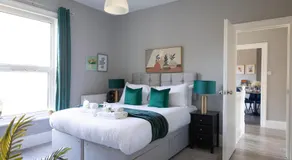 Chalkwell Aparthotel Short & Long Stays Welcome, Leisure , Relocation , Business Stays , Contractors - Image 2