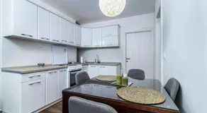 HOUSE OF SURPRISE - Image 3