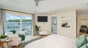 FEATURED ON HGTV'S MY LOTTERY DREAM HOME! Private dock, 15 minute boat ride to Crab Island, 20 minute drive to Destin, Pet Friendly - Image 2