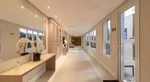 Sunny Studios Luxo by Robert Stays - Image 3