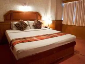 Sakol Grand Palace Hotel - Image 5