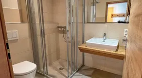 Bad Resort - Image 5