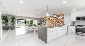 Stunning Luxury Waterfront Oasis with a Pool - Image 4